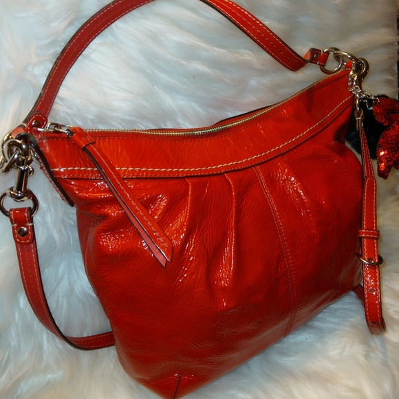 RARE 2011 COACH Soho Bright Red Pleated Convertible Patent Hobo Crossbody Hobo - Picture 3 of 16